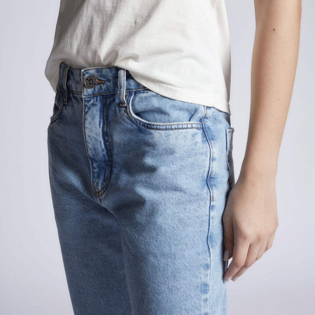 Calça Jeans Feminina Mom Lavagem Clara INV-984/2