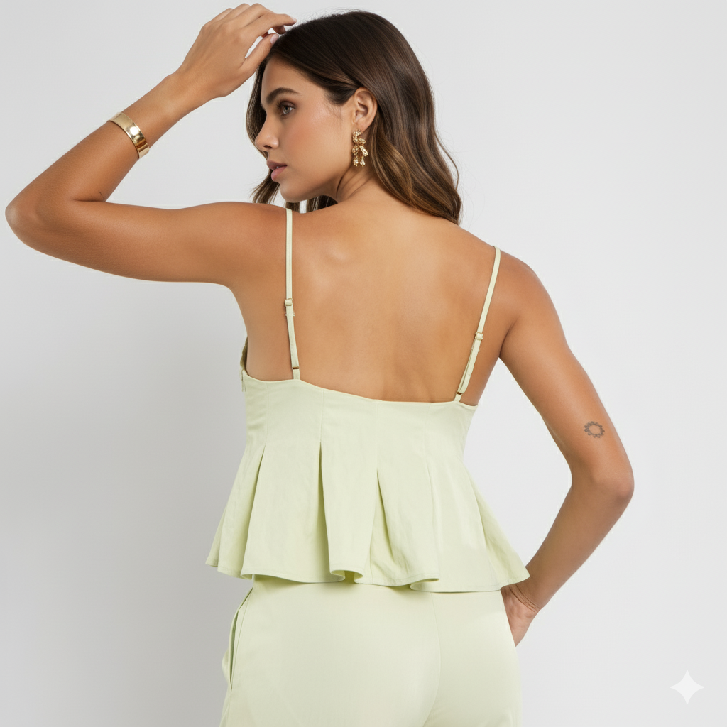 Blusa Feminina de Alças Finas Estruturada em Poliamida com Viscose BL612