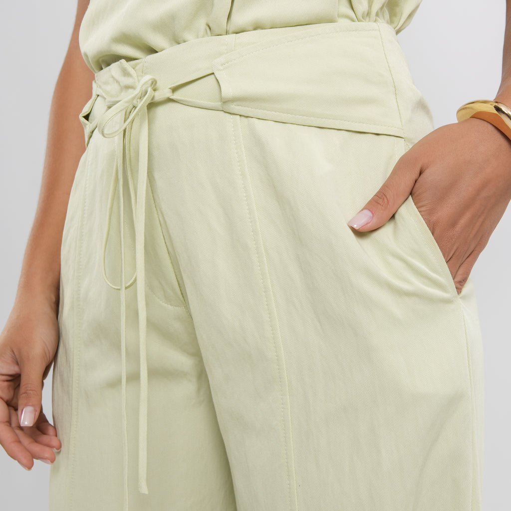 Calça Feminina de Alfaiataria em Poliamida com Viscose LG2378