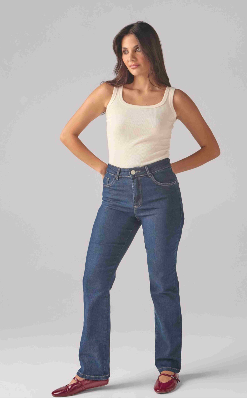 CALCA RETA FEMININO ESCURO