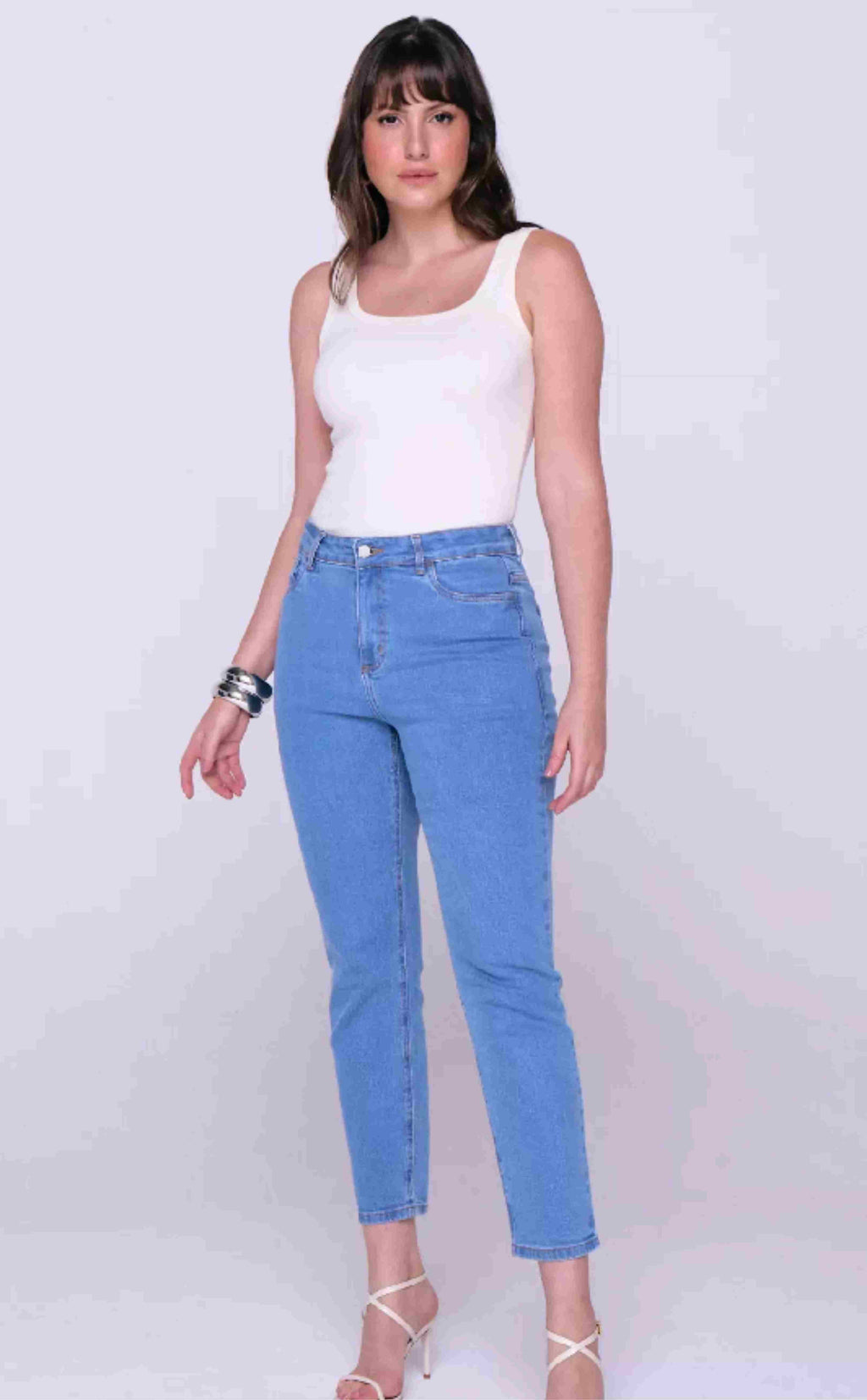 CALCA MOM FIT FEMININA CLARO