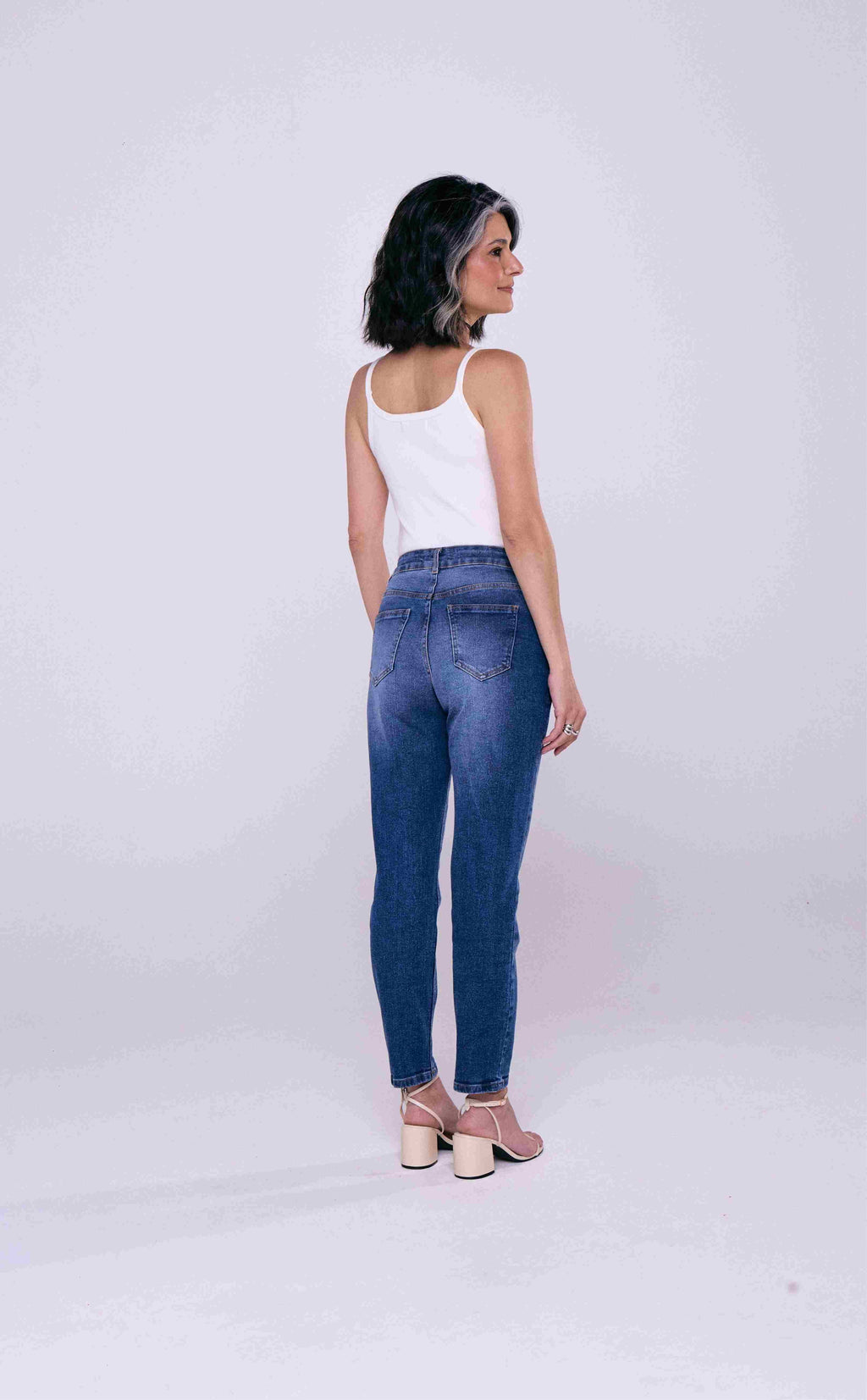 CALCA MOM FIT FEMININA ESCURO