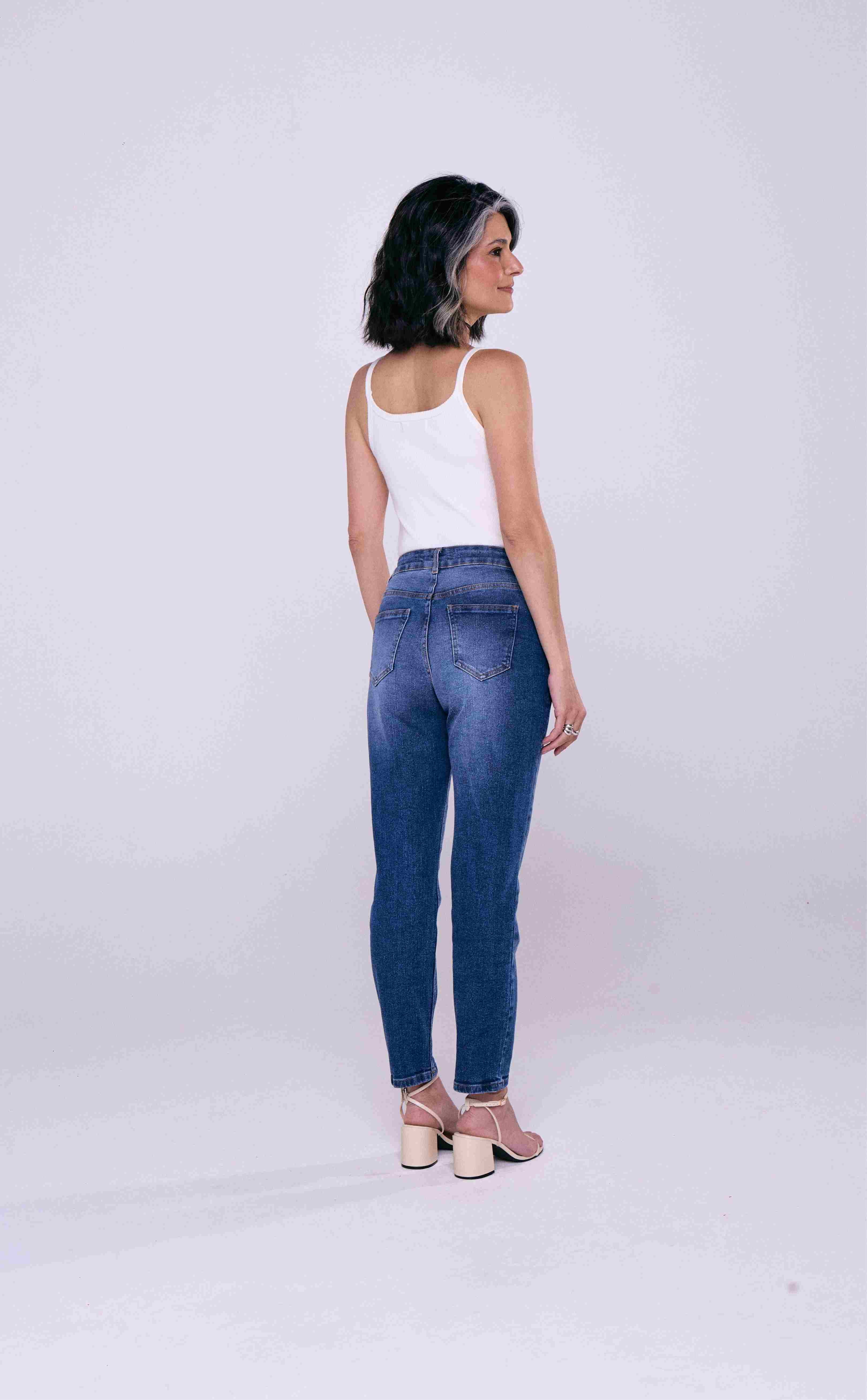CALCA MOM FIT FEMININA ESCURO