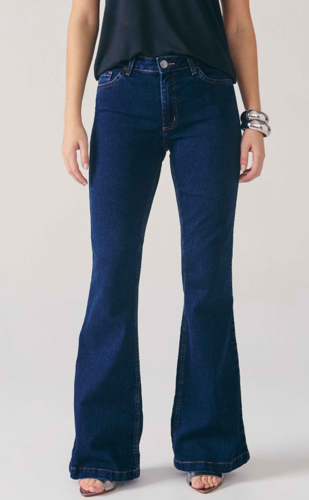 CALÇA FLARE CINTURA MÉDIA FEMININO ESCURO