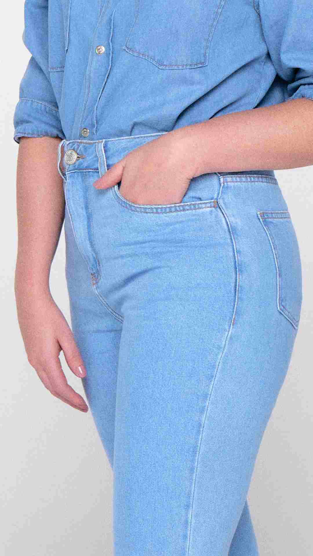 CALÇA MOM FEMININA CLARO