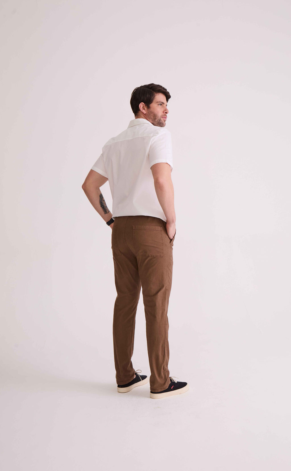 CALCA JOGGER MASCULINA KAKI