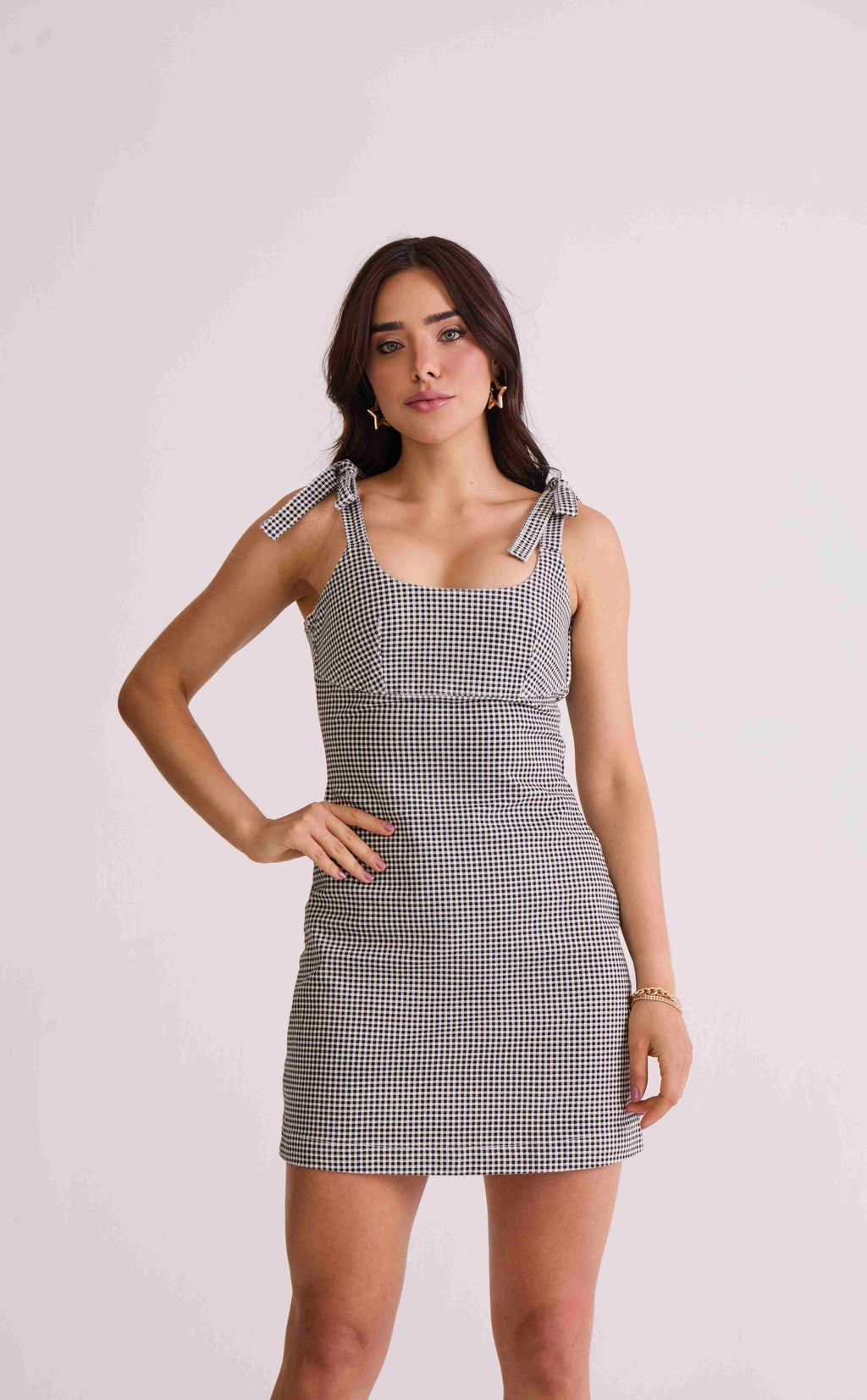 VESTIDO CURTO COM AMARRACAO VICHY PRETO