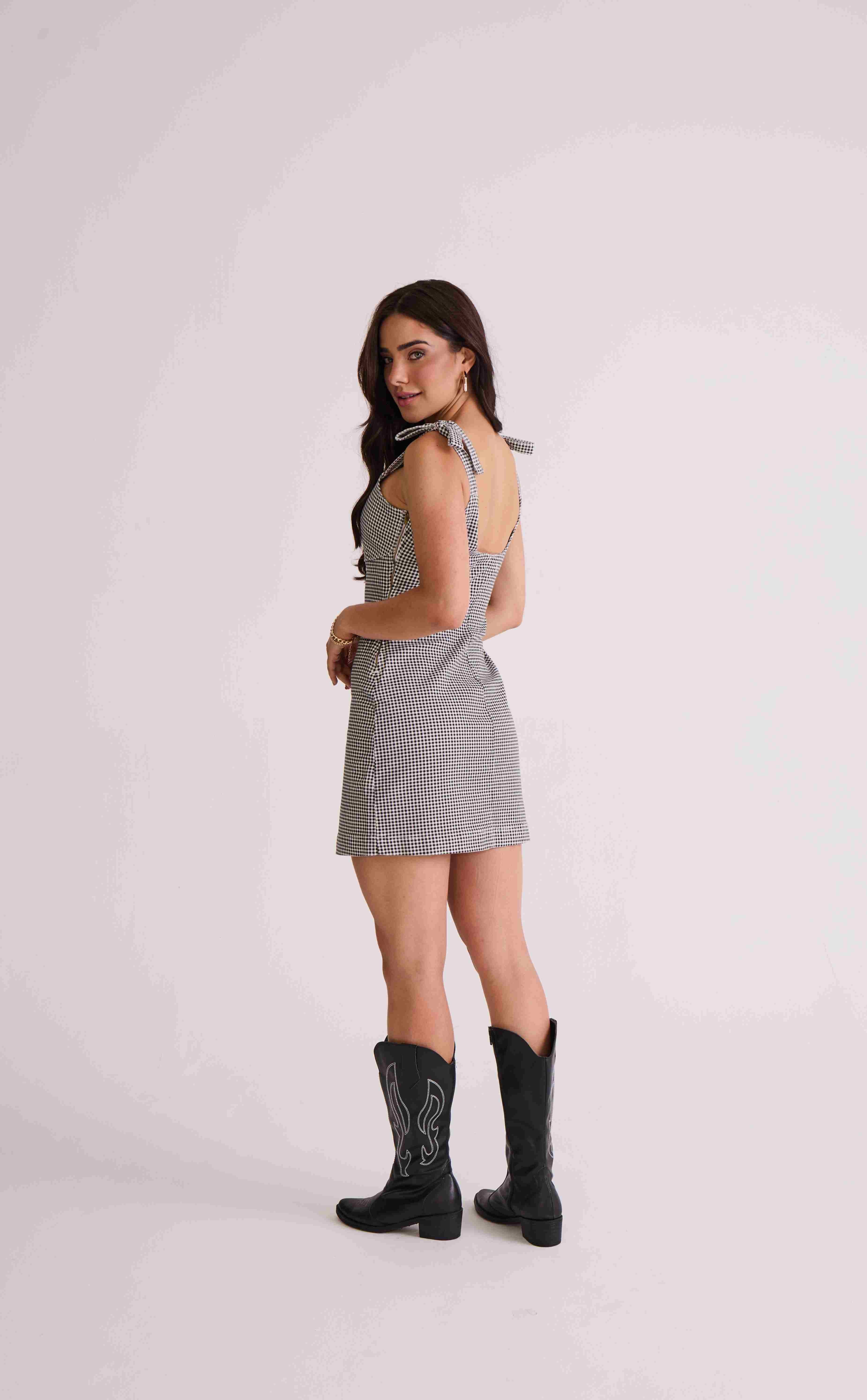 VESTIDO CURTO COM AMARRACAO VICHY PRETO